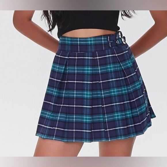 Forever 21 Dresses & Skirts - Forever 21 buckled pleated plaid skirt green and blue size M
